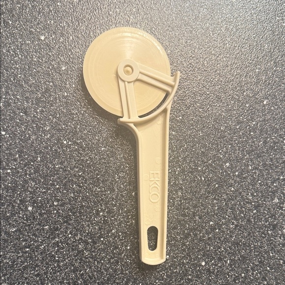 Ekco Other - Ekco Tan Pizza Cutter vintage